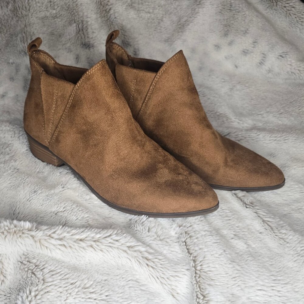 American Eagle brown shoes